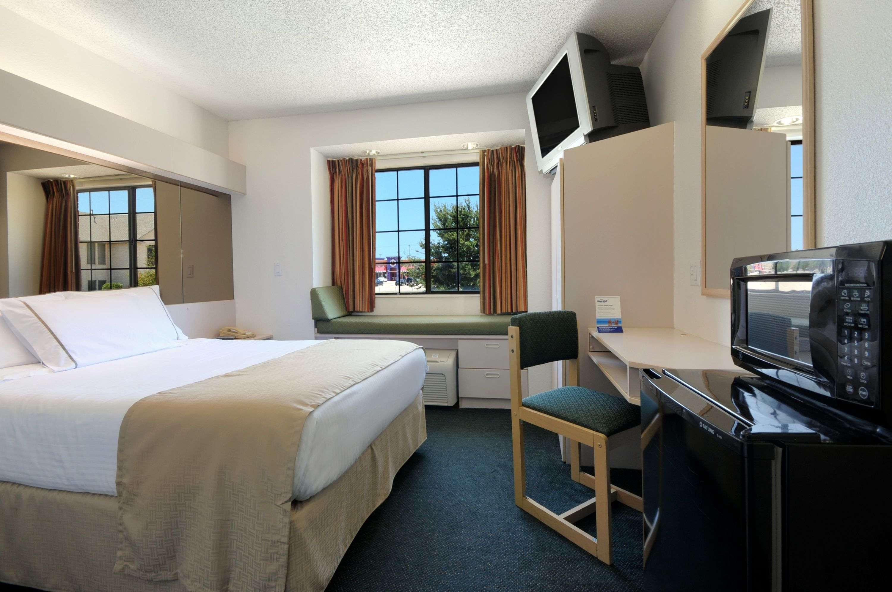 Travelodge By Wyndham Arlington/Dallas Area Exterior foto