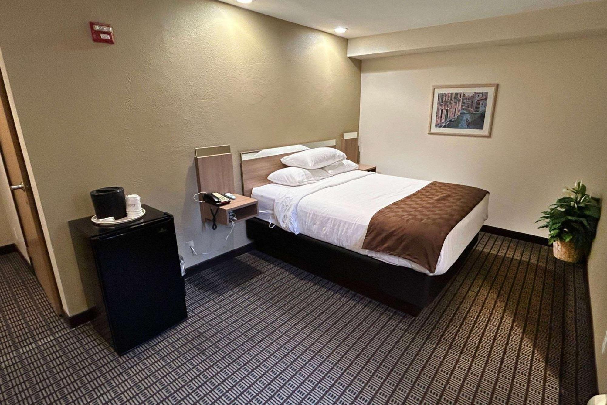 Travelodge By Wyndham Arlington/Dallas Area Exterior foto