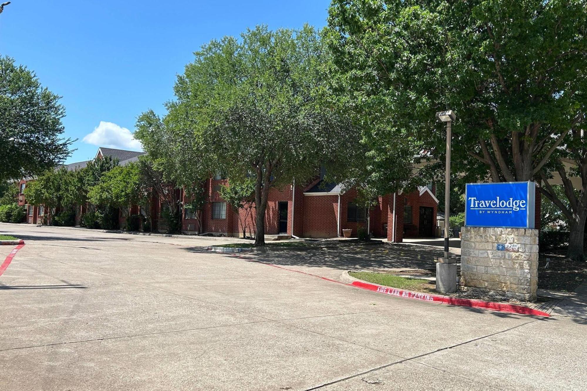 Travelodge By Wyndham Arlington/Dallas Area Exterior foto