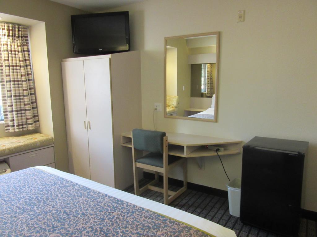 Travelodge By Wyndham Arlington/Dallas Area Exterior foto